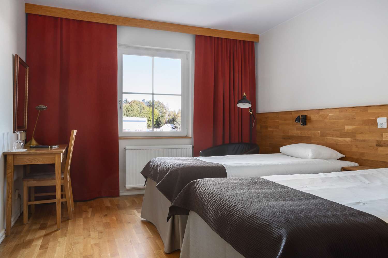 Standard, Twin Beds