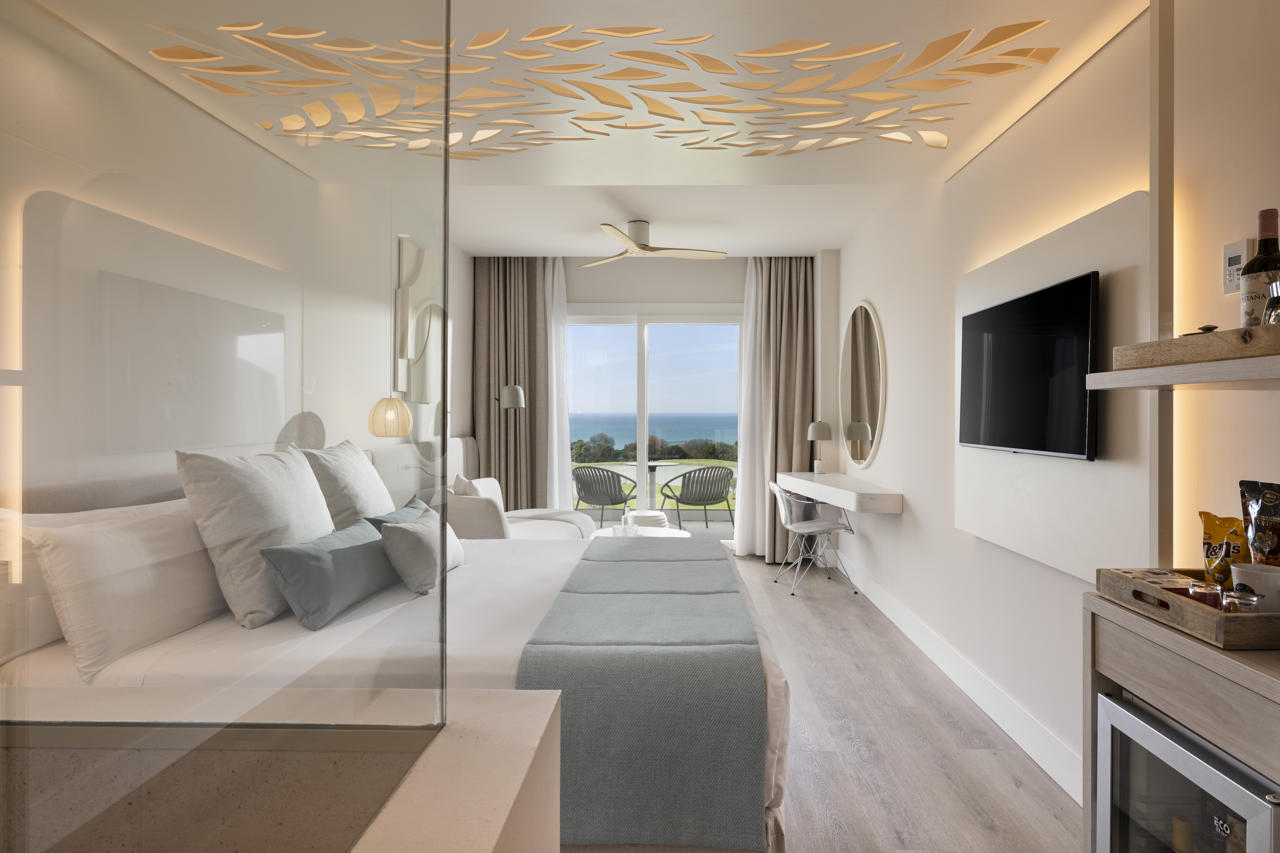 Amare Beach Hotel Sancti Petri 81/111