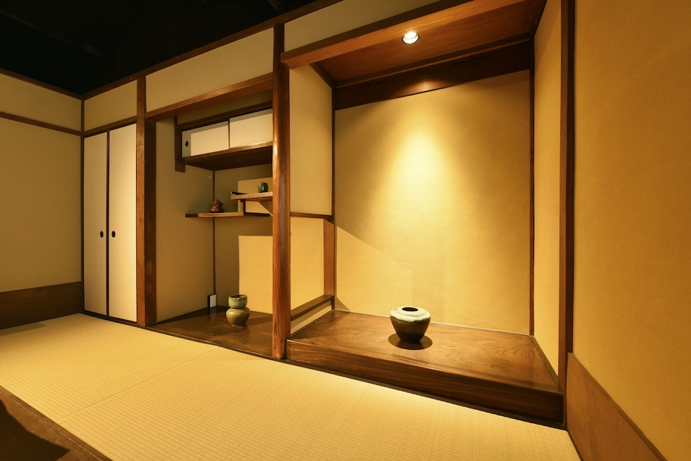 Kuraya Kiyomizu-Gojo 17/51