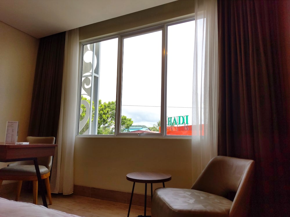 Swiss-Belhotel Cendrawasih Biak 26/60
