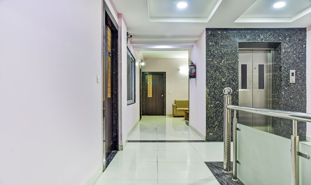 Oyo Rooms Sargam Cinemas 50/50