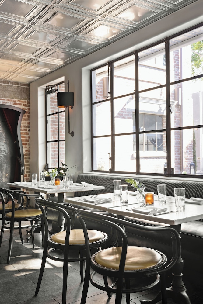 Granada Hotel Bistro 44/58