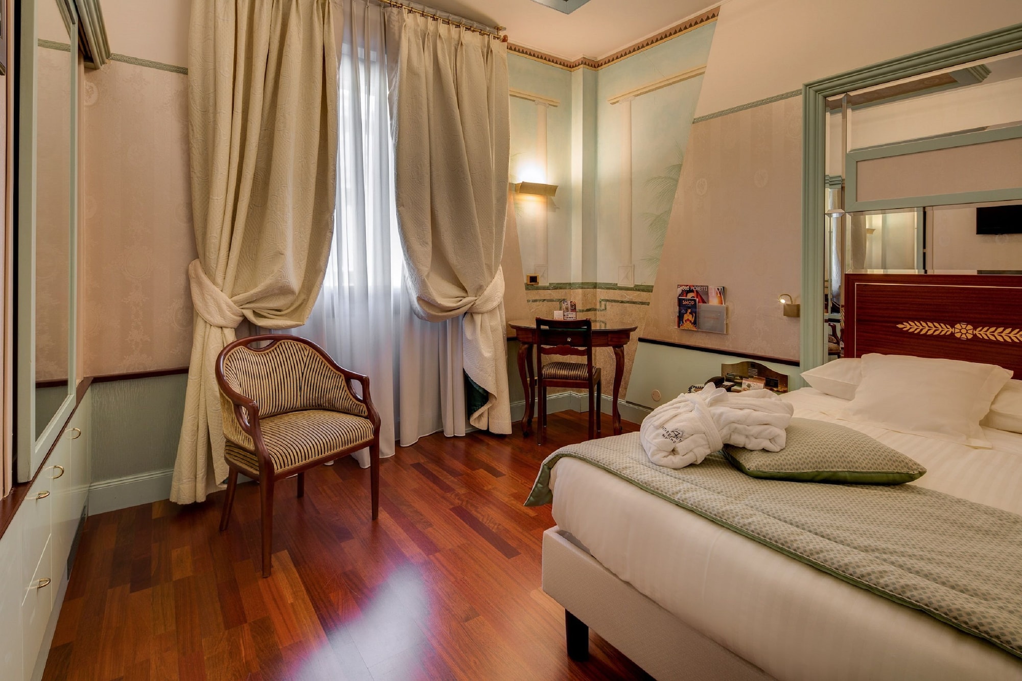 SMART, DOUBLE BED