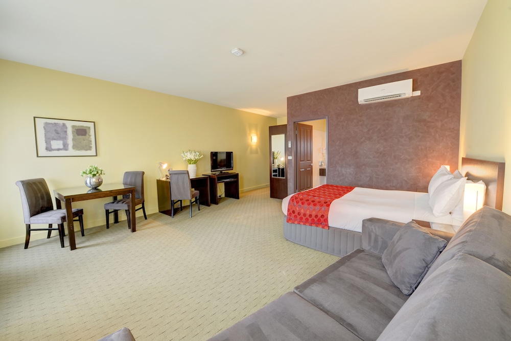 Comfort Inn Suites City Views 21/30