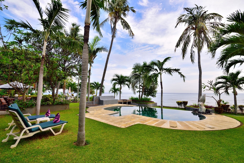 Dolphin Beach Bali 50/63