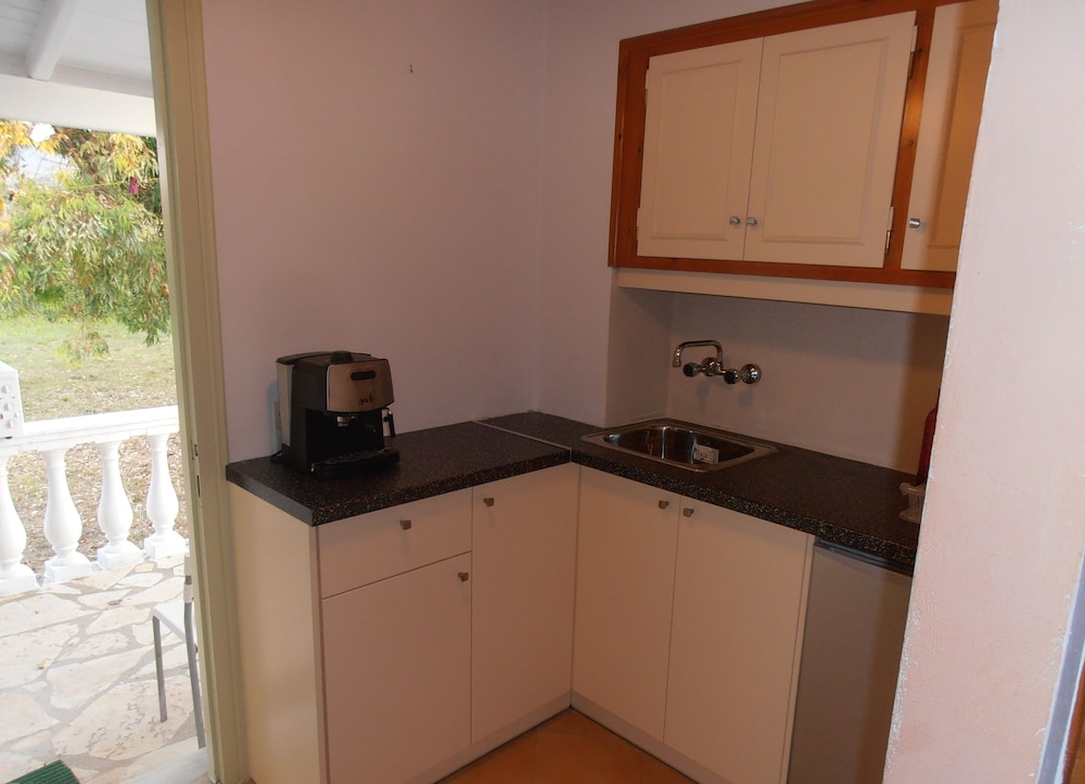 Elli Beach Apartments and Studios 3/50
