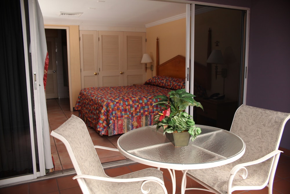 HERITAGE HOTEL 32/46