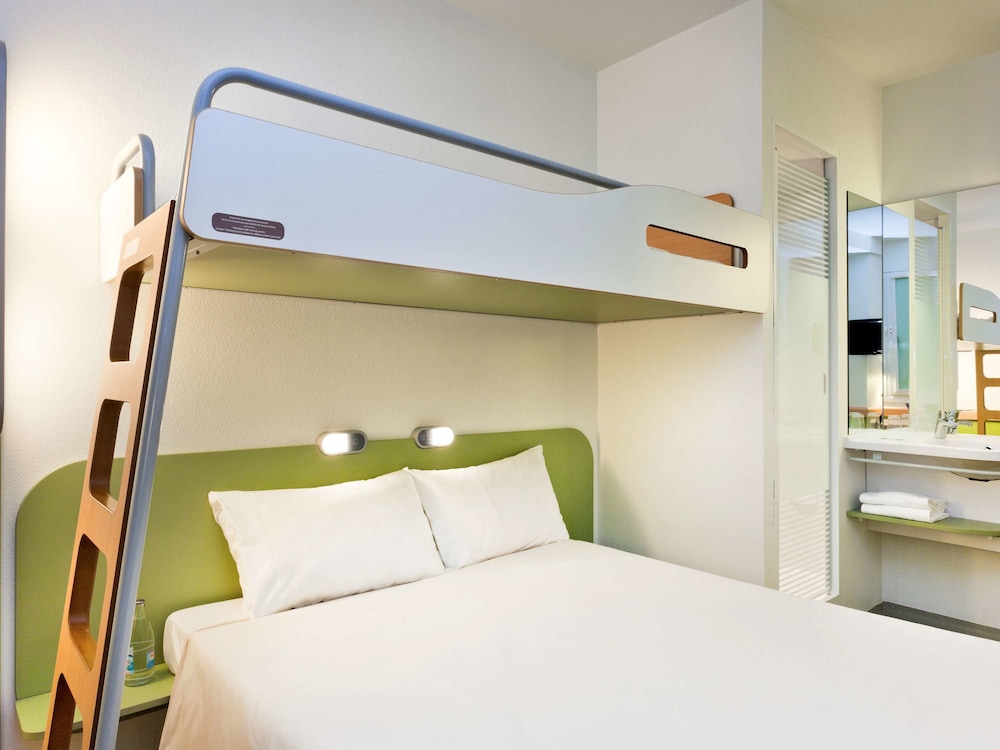 Ibis Budget Leeds Centre Crown Point Road 37/63