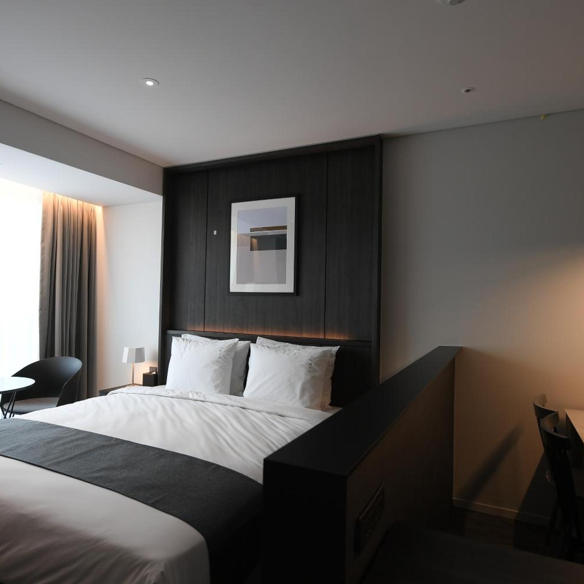 RESIDENCE, SUITE