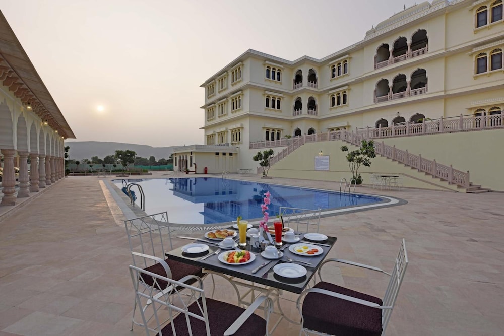The JaiBagh Palace 27/38