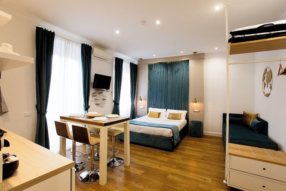 TOWER, SUPERIOR, STUDIO, 1 QUEEN AND 1 BUNK BED