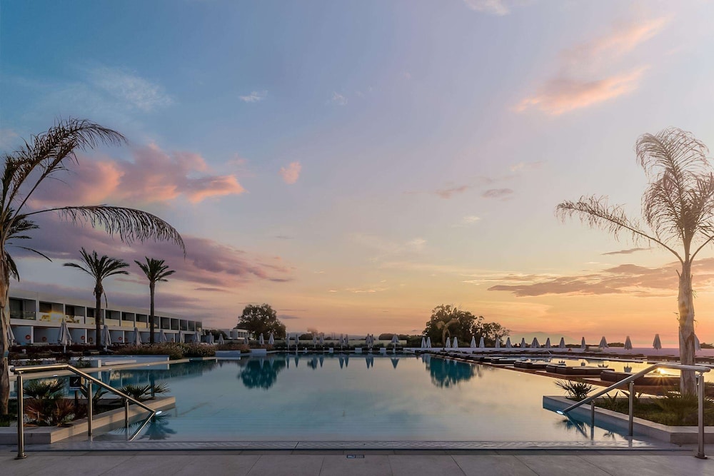 Gennadi Grand Resort 82/84