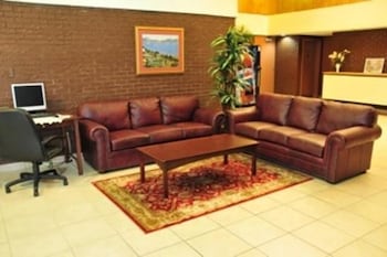 Lively Inn & Suites 35/61