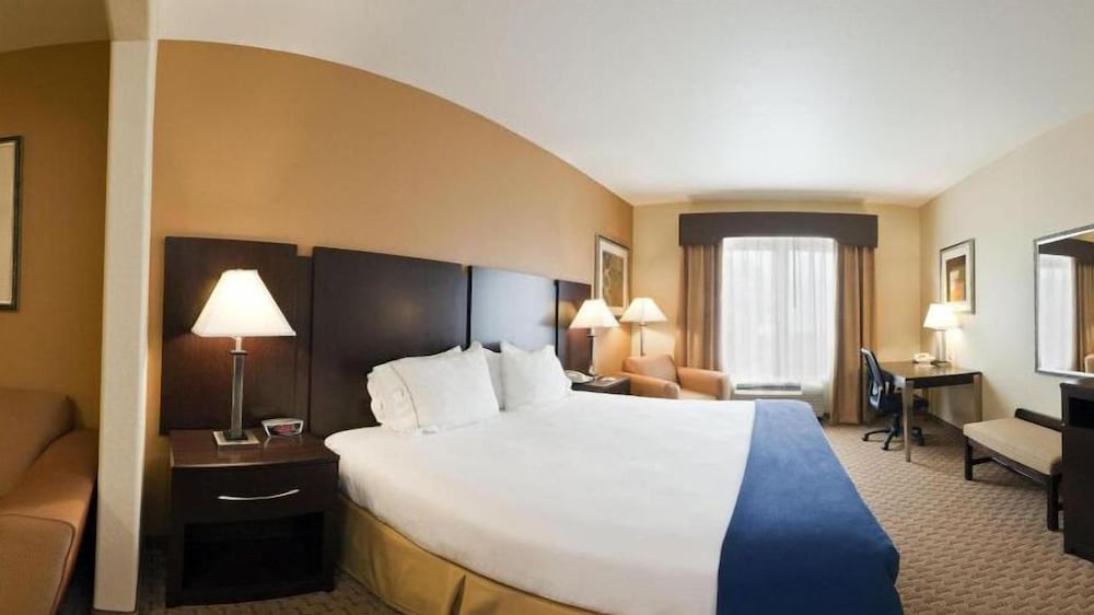 Comfort Inn and Suites Mexia, TX 20/59