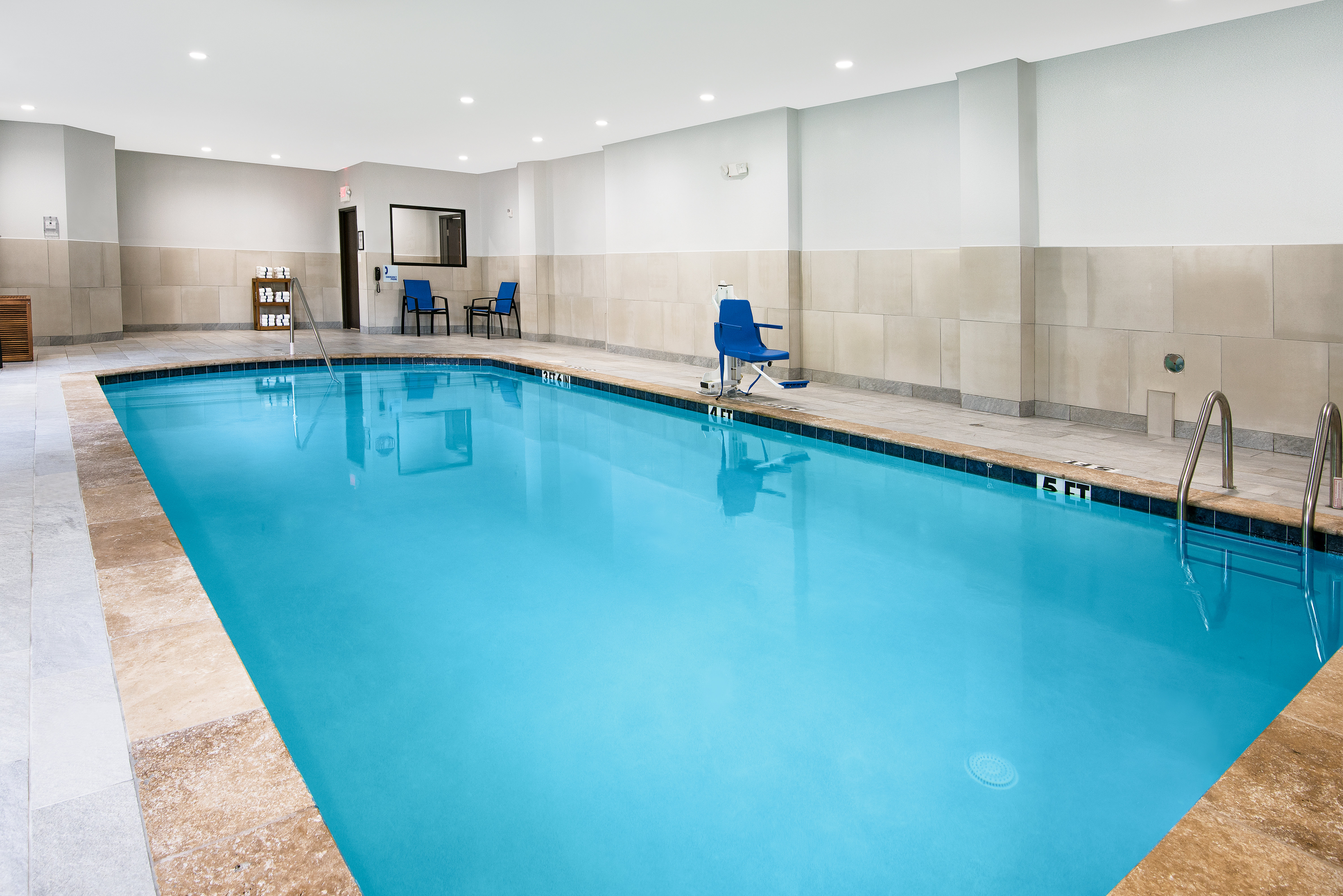 Holiday Inn Express Suites Houston North Iah Area 27/44