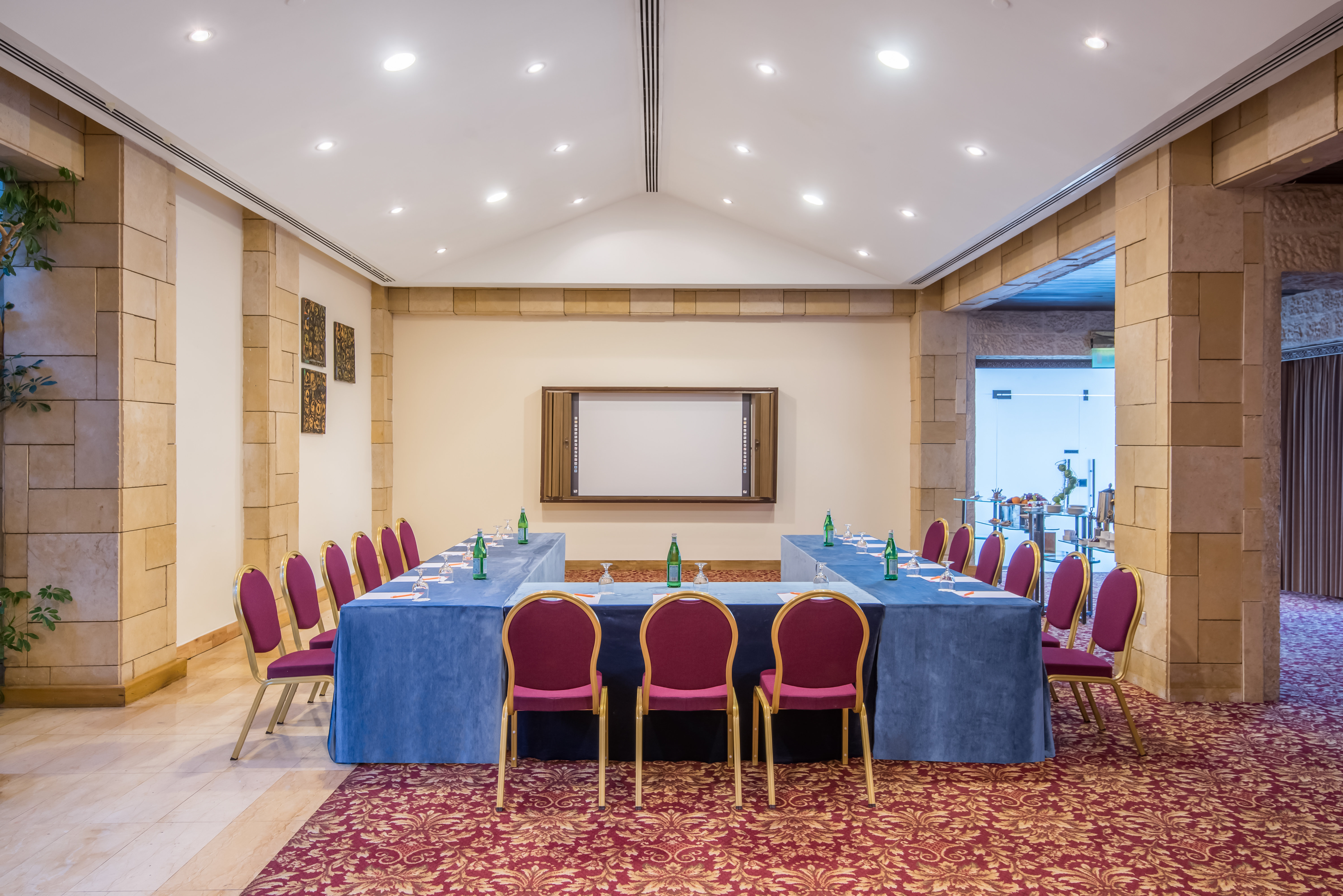 Crowne Plaza Hotel Amman 63/74