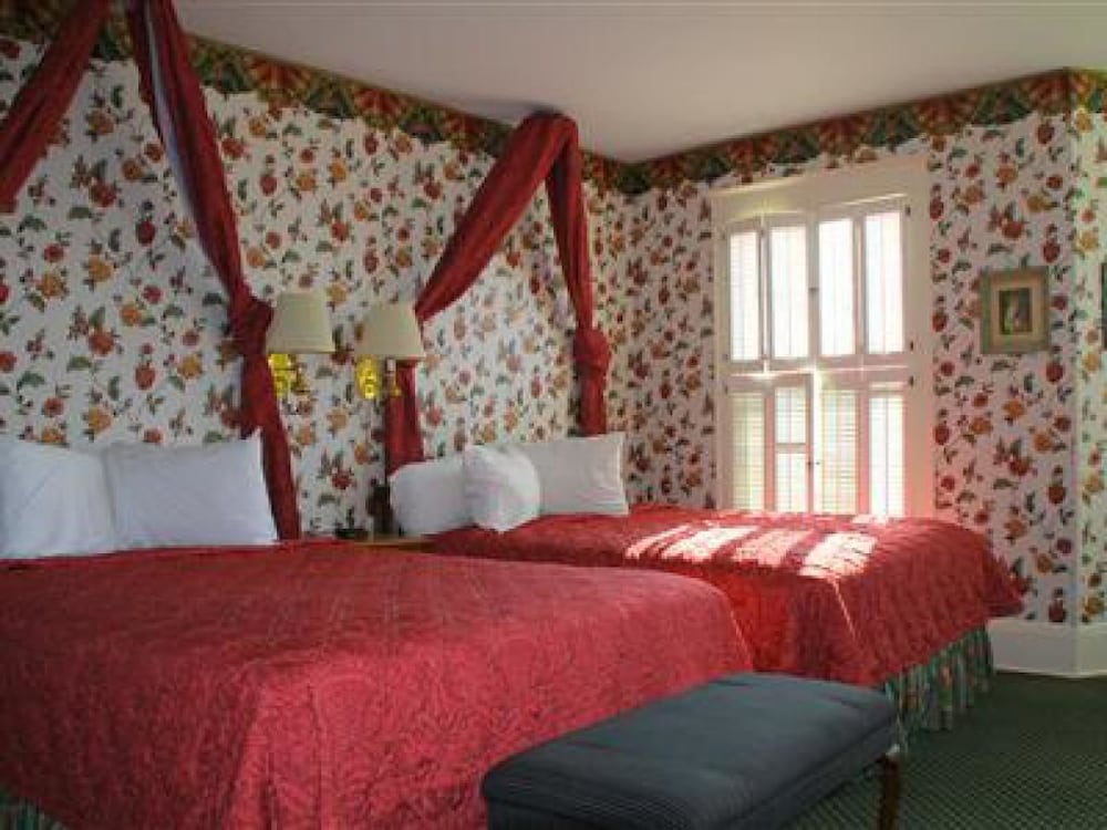 Inn on Mackinac 13/50