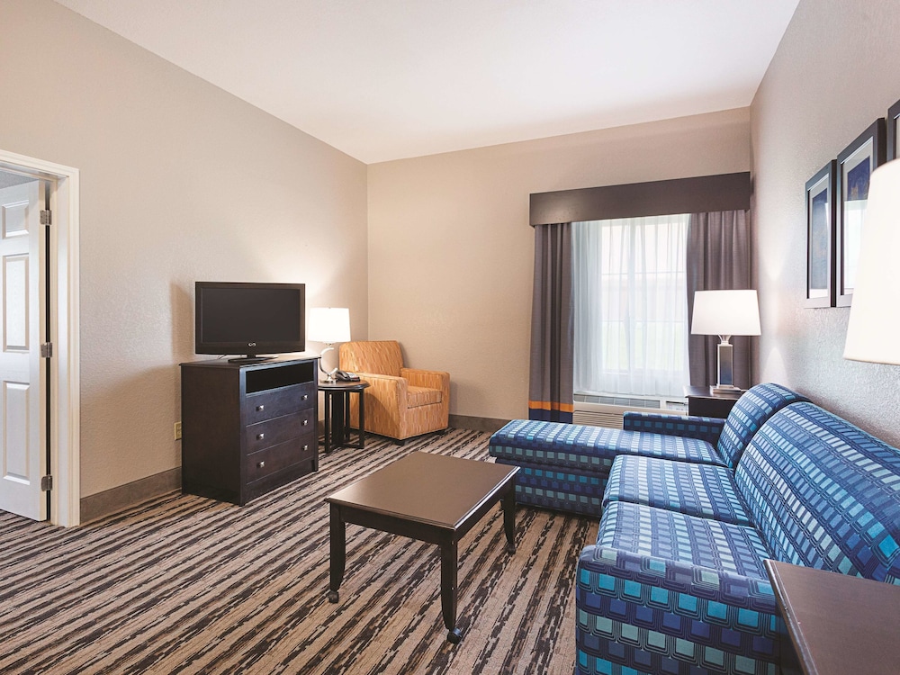 La Quinta Inn & Suites by Wyndham San Antonio Northwest 36/62