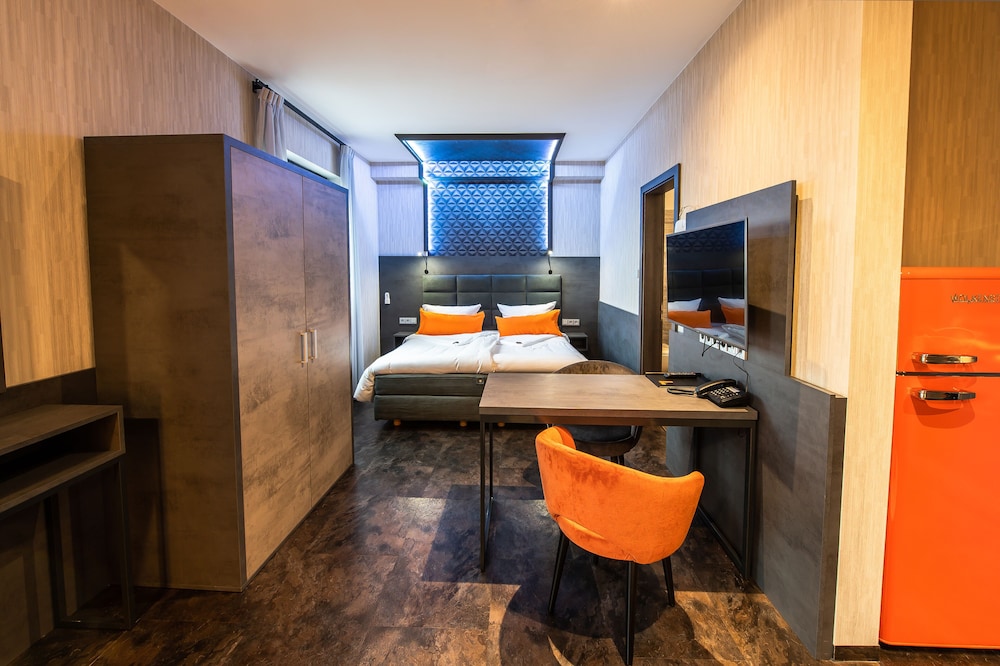 premium by GS Hotel 23/50