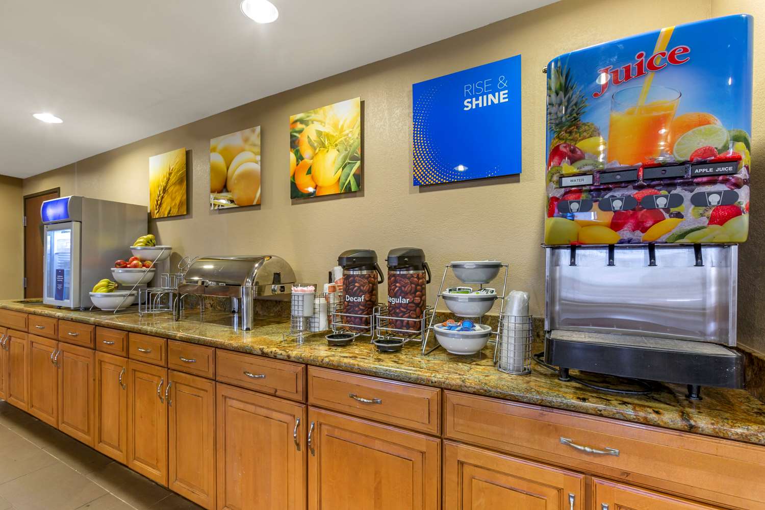 Comfort Inn & Suites Phoenix North / Deer Valley 8/31