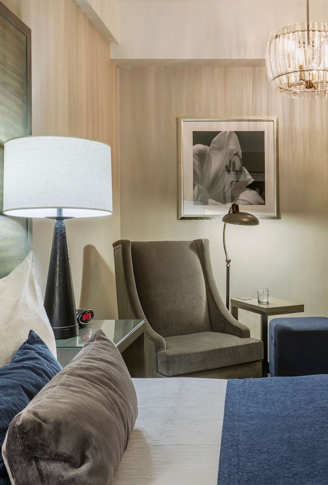 Robert Treat Hotel 48/68