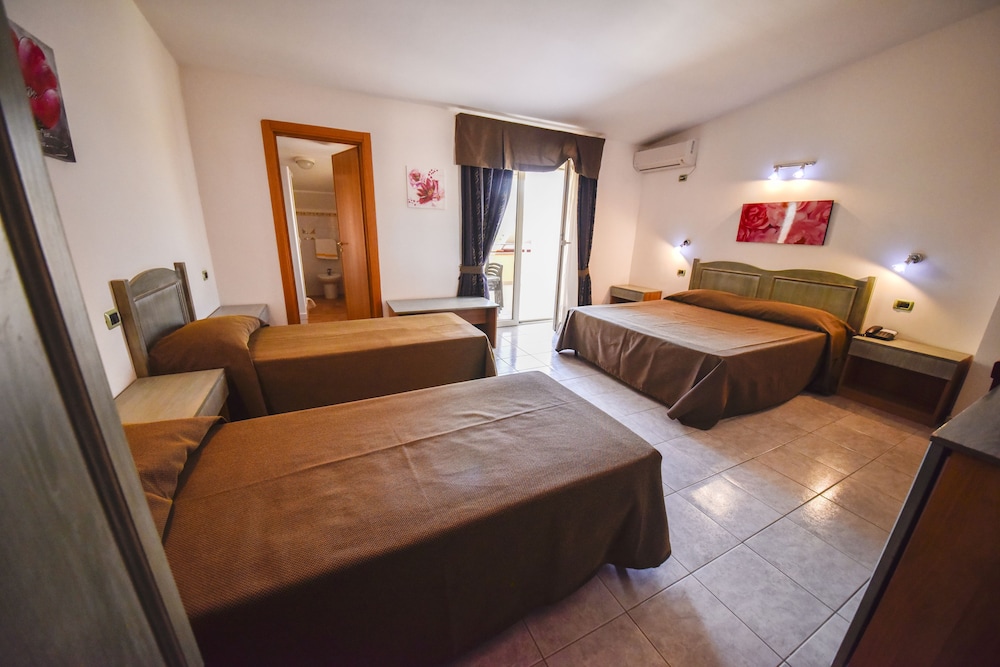 Hotel La Villa 9/50