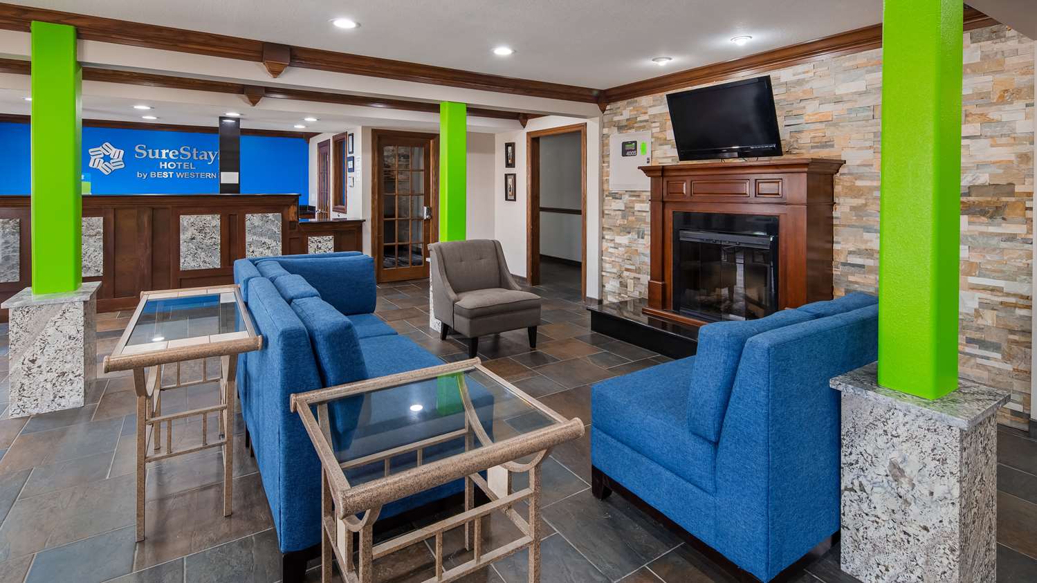 Ramada by Wyndham Cedar Rapids South 23/26