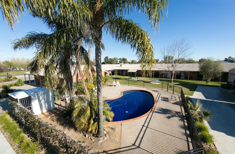 Ashleigh Court Motor Inn 22/53
