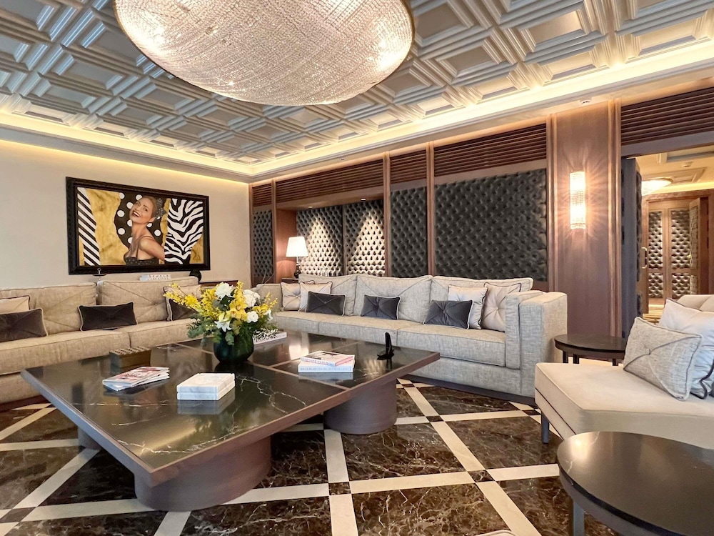 Sofitel Barcelona Skipper 43/74