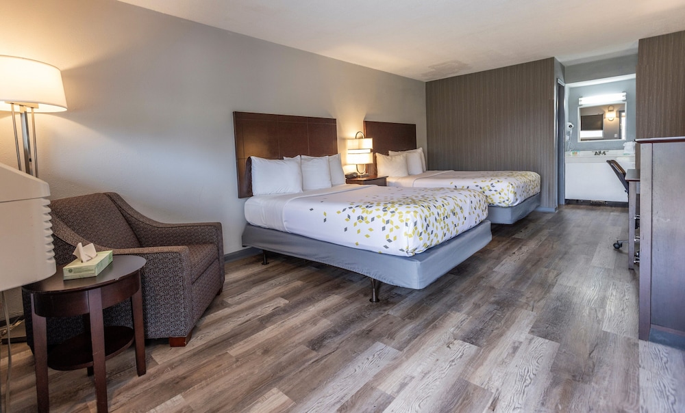 Butler Inn 24/56