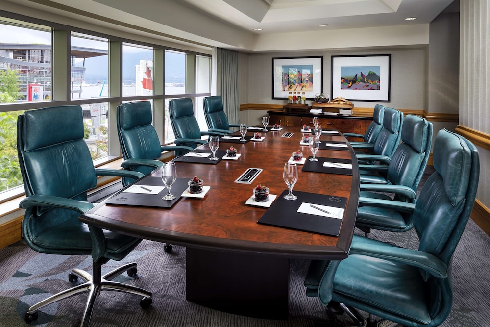 Fairmont Waterfront 61/72