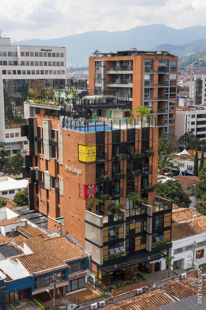 Masaya Medellin 1/33
