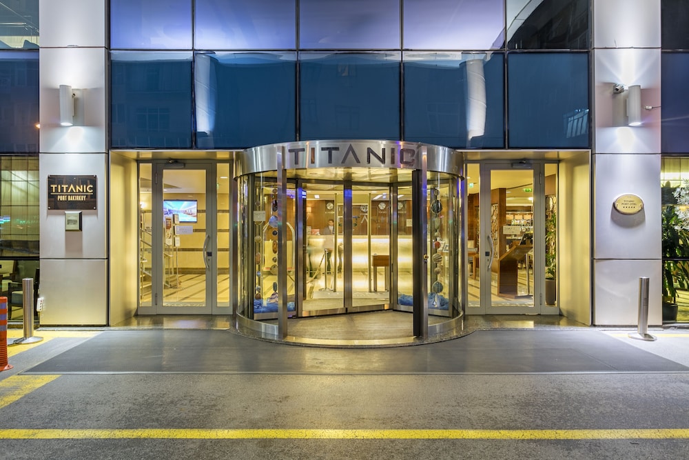 Titanic Port Bakirkoy in ISTANBUL