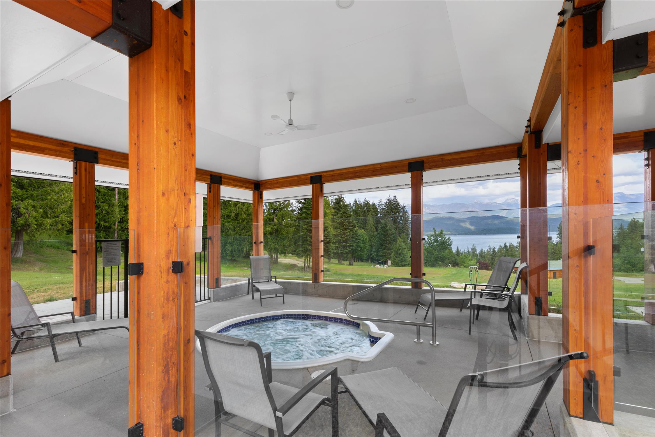 Kootenay Lakeview Resort, BW Signature Collection 5/11