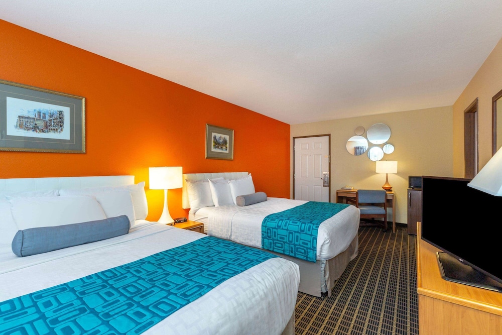 Room, 2 Queen Beds, Pet Friendly