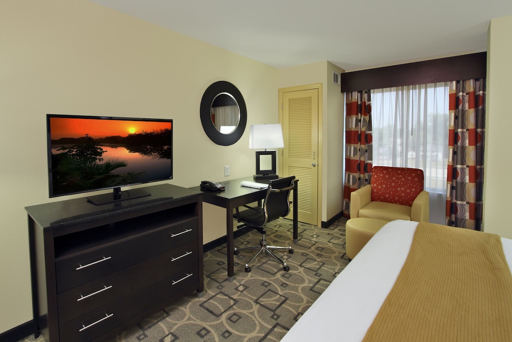 Holiday Inn Express Augusta Downtown 34/50