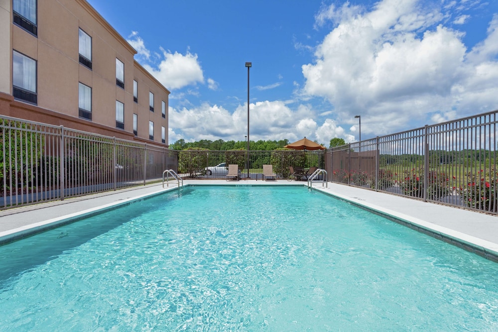 Hampton Inn Ozark 3/43