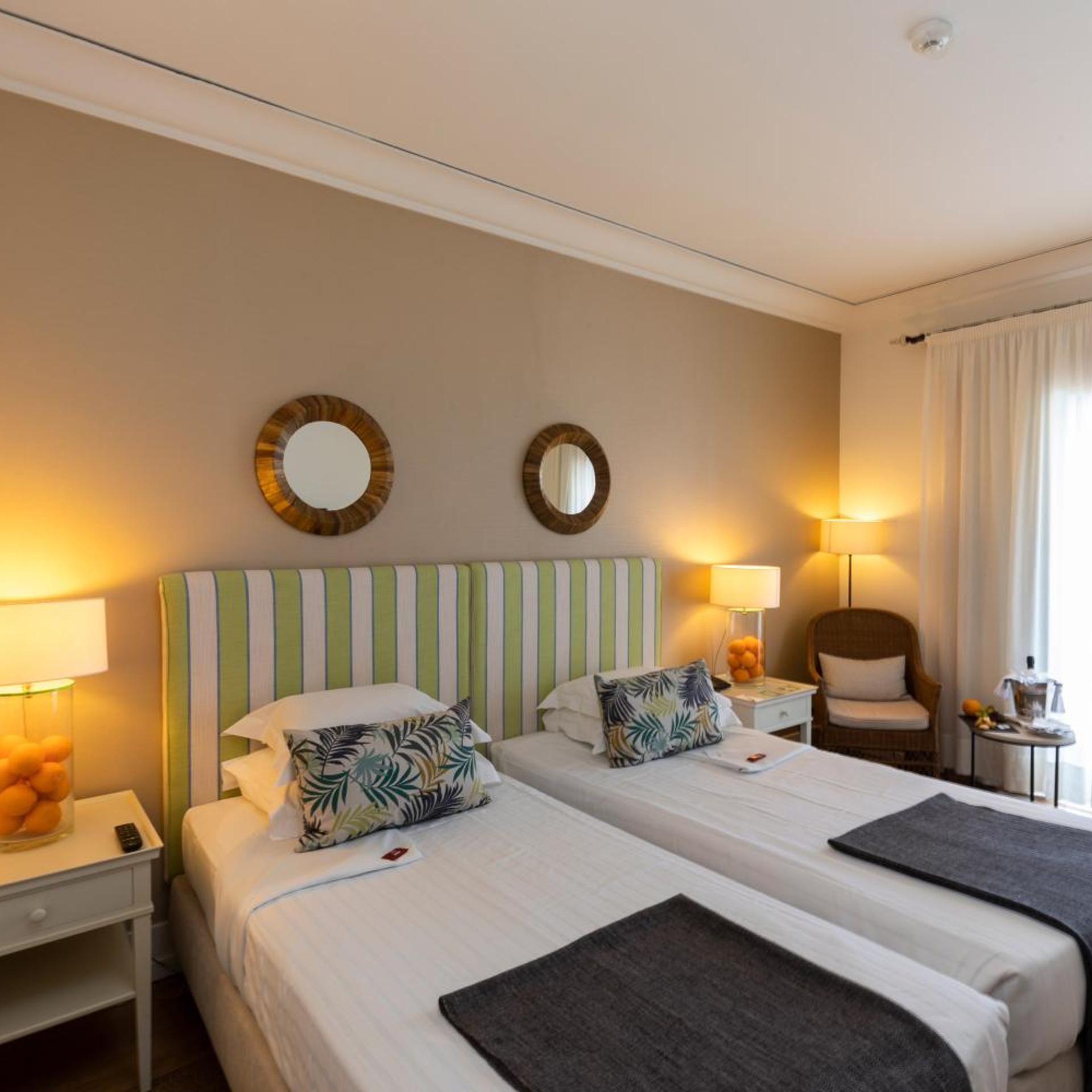 Deluxe, Double or Twin Bed, Sea View