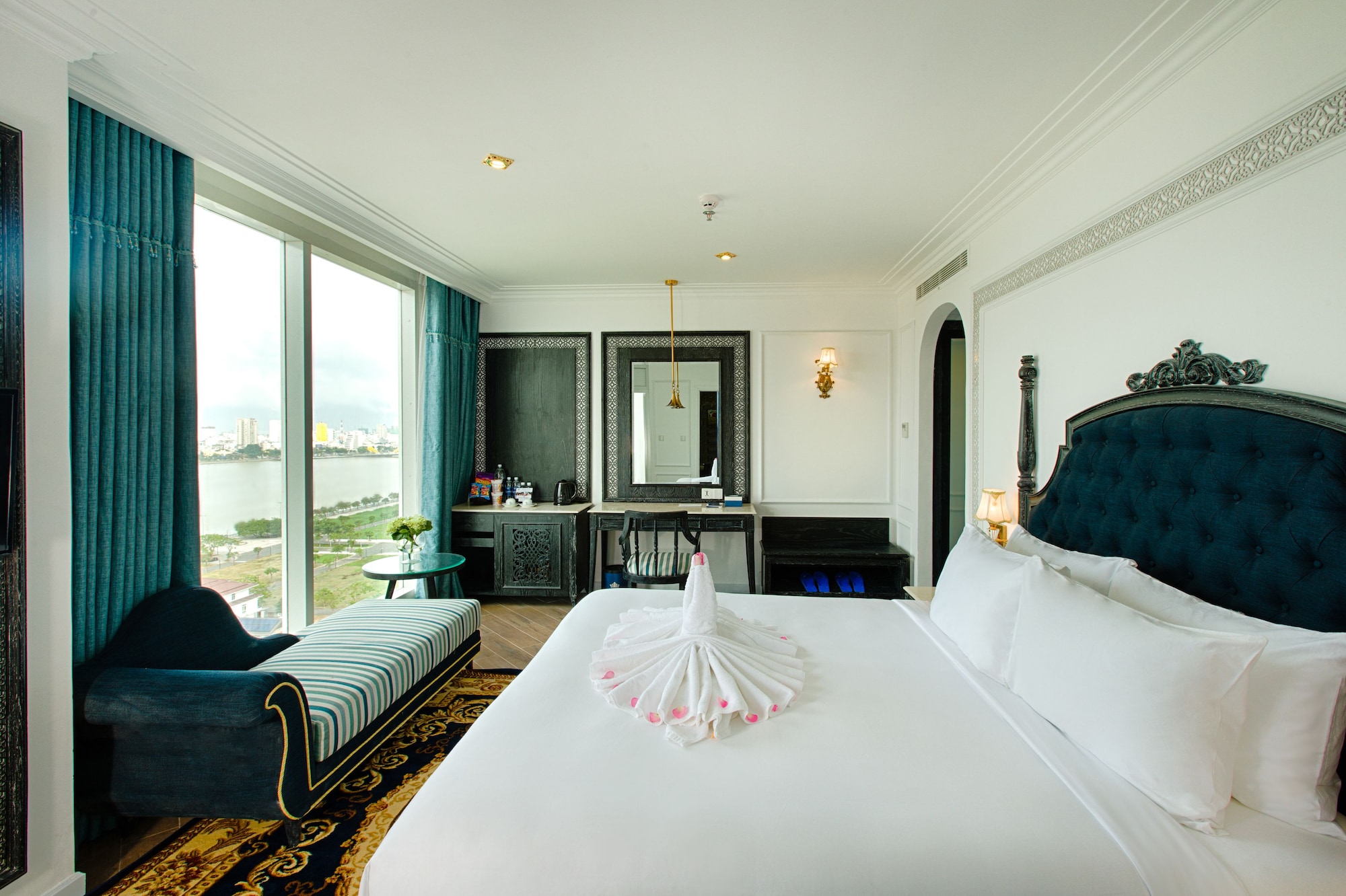 DELUXE, DOUBLE BED, BALCONY