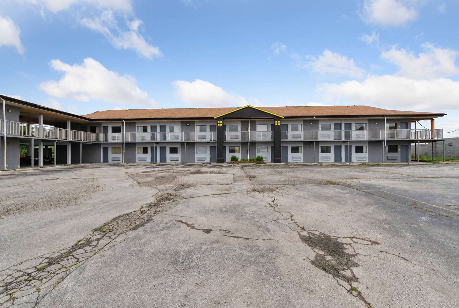 Super 8 By Wyndham Millbury/Toledo 42/54