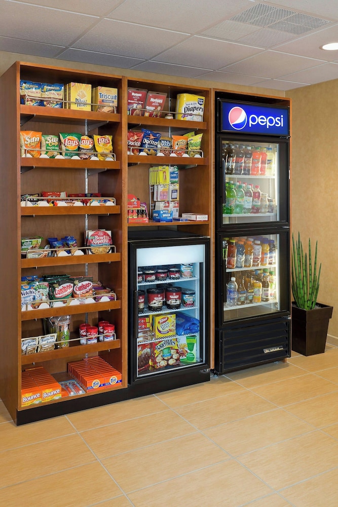 MainStay Suites Appleton Airport - Fox River Mall Area 20/46