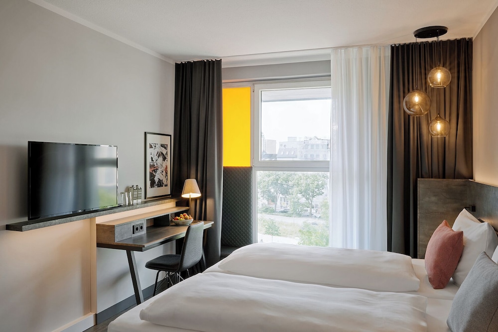 Junges Hotel Hamburg 19/50