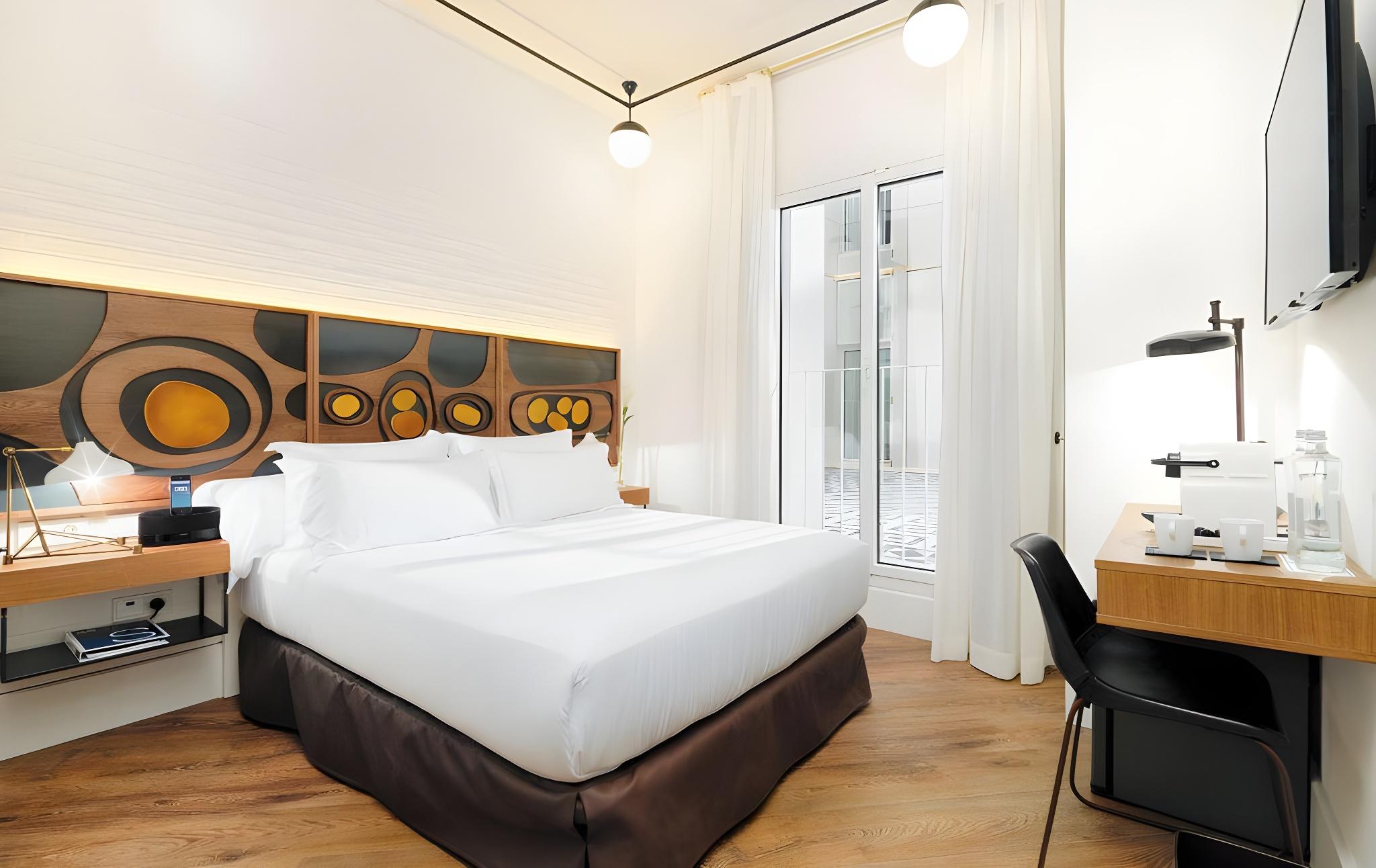 Essential, Single, King Bed