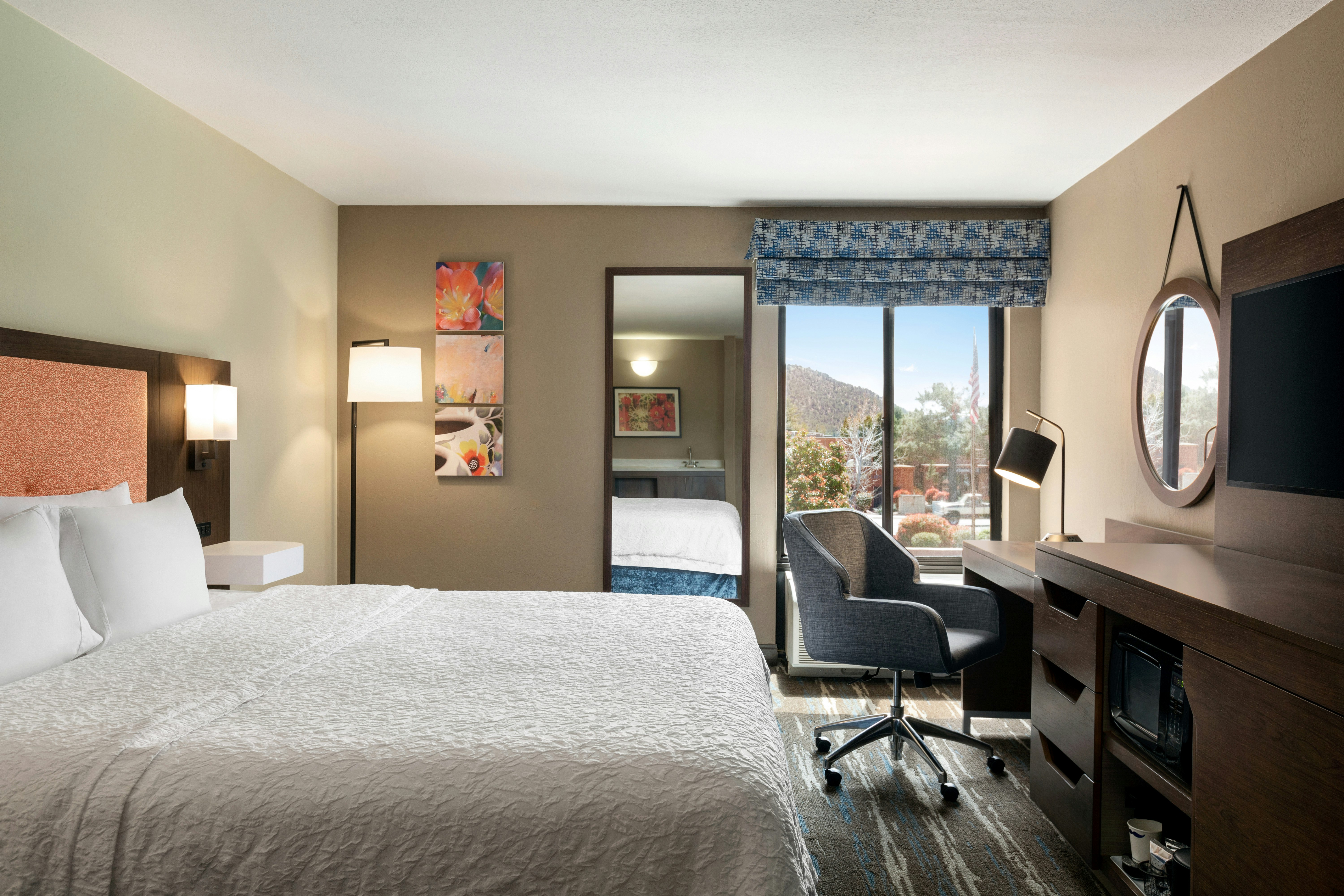 ROOM, KING BED, ACCESSIBLE