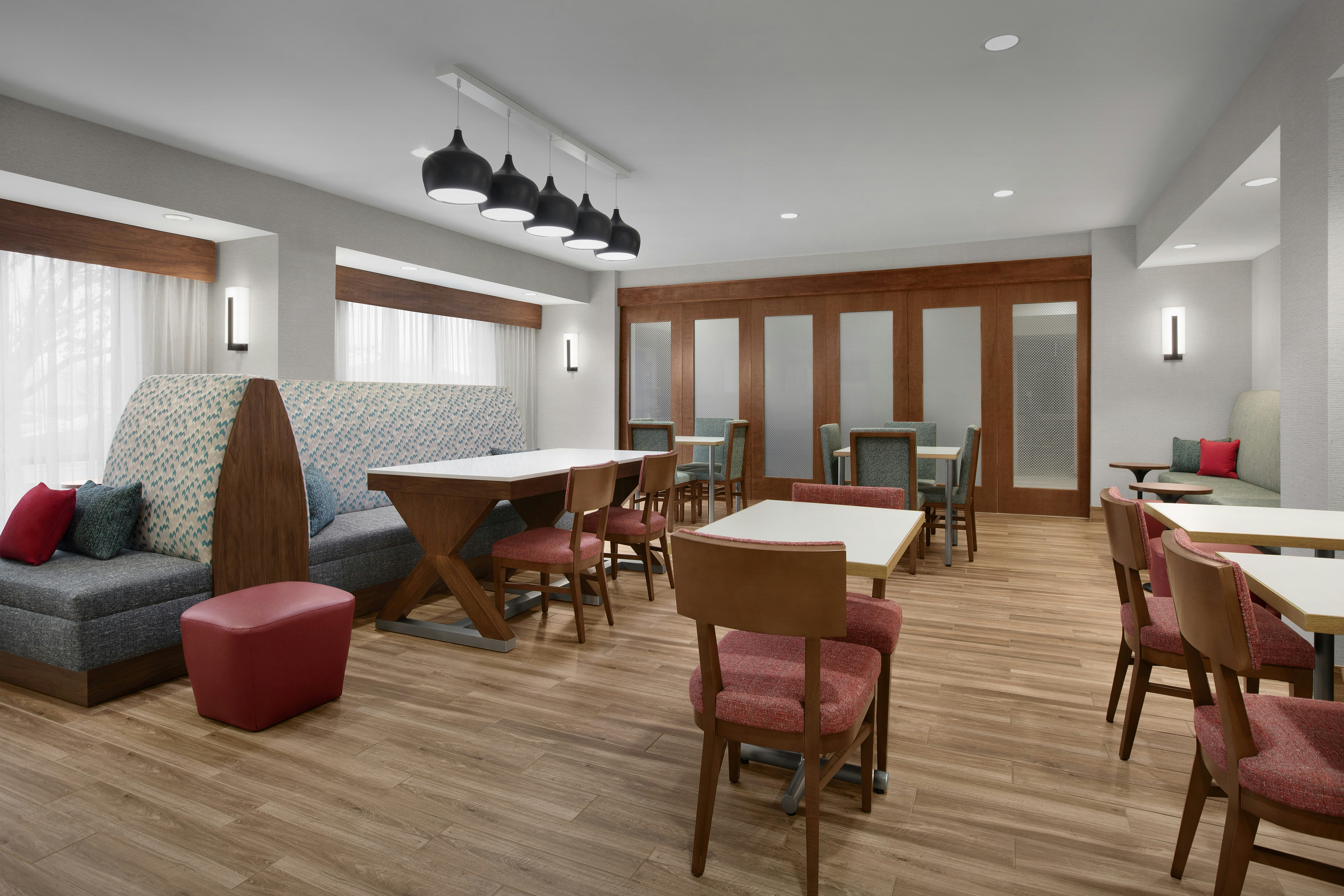 Hampton Inn Yorkville 13/17