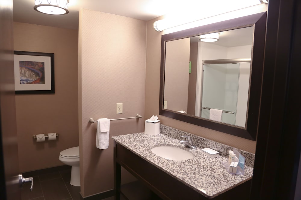 Hampton Inn Lewiston-Auburn 17/51