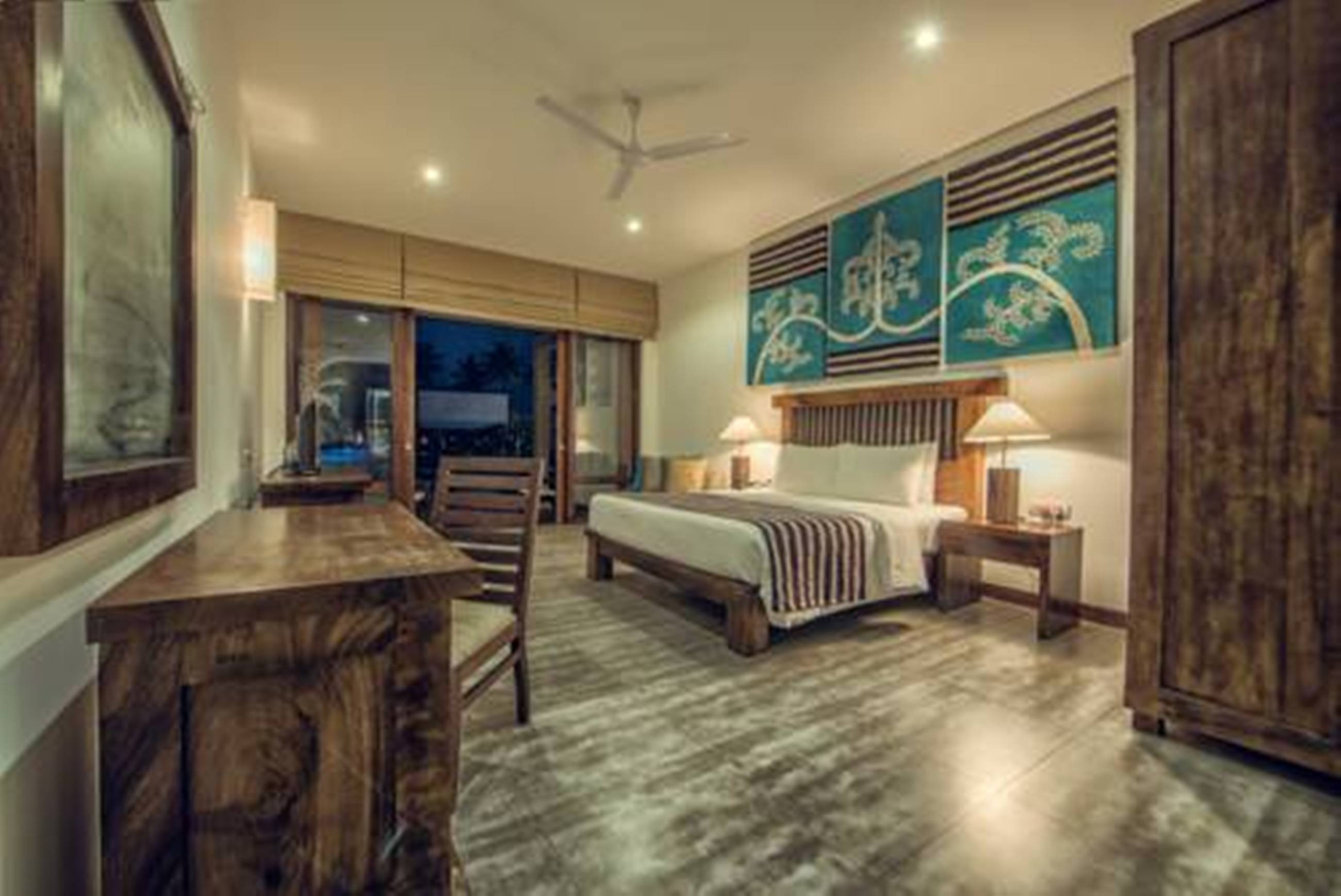 DELUXE ROOM