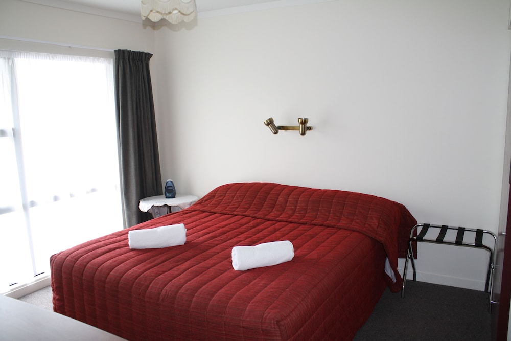 Oxford Court Motel 3/30