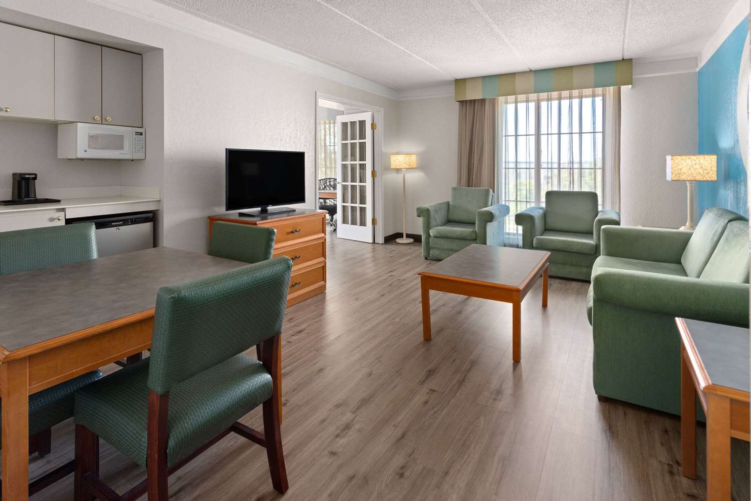 La Quinta Inn by Wyndham Pittsburgh Airport 19/36