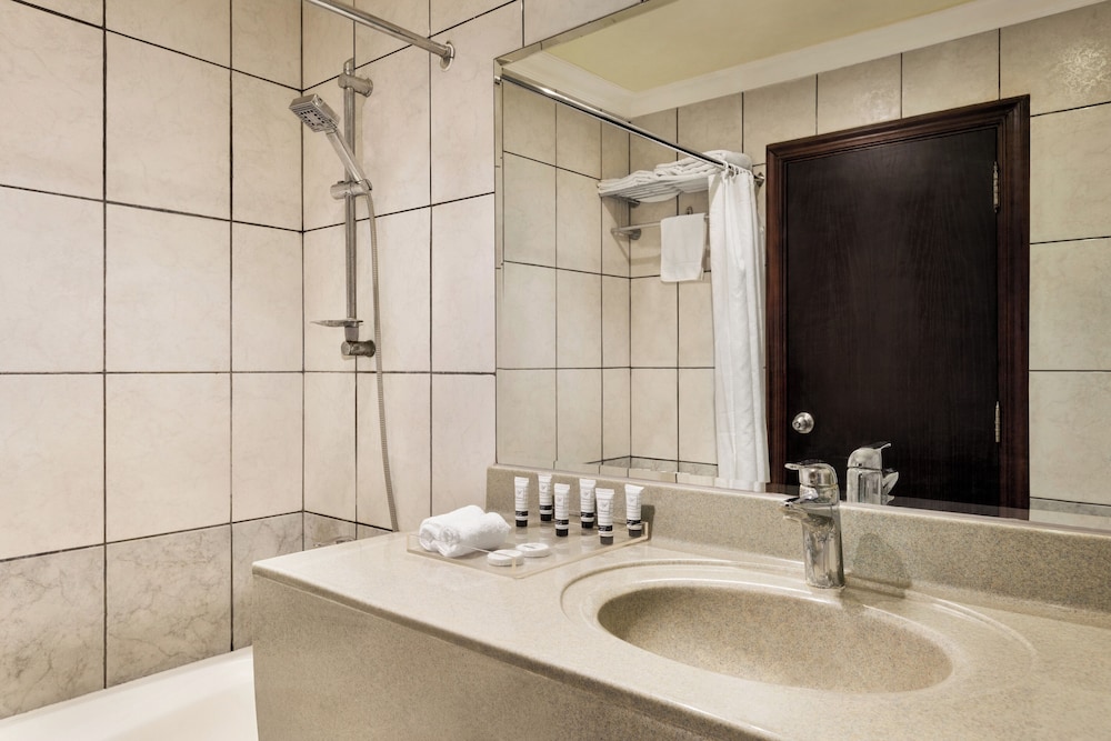 فندق هوارد جونسون الدمام(Howard Johnson by Wyndham Dammam) 43/43